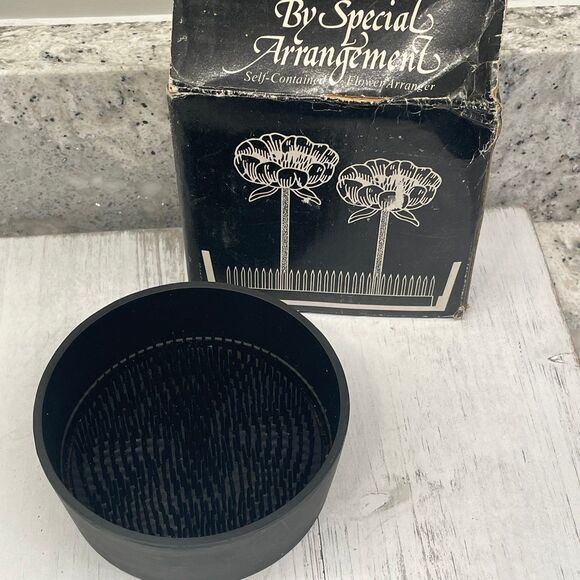 VINTAGE By Special Arrangement 4" Round Black Floral Flower Frog Two's Company - Picture 3 of 9